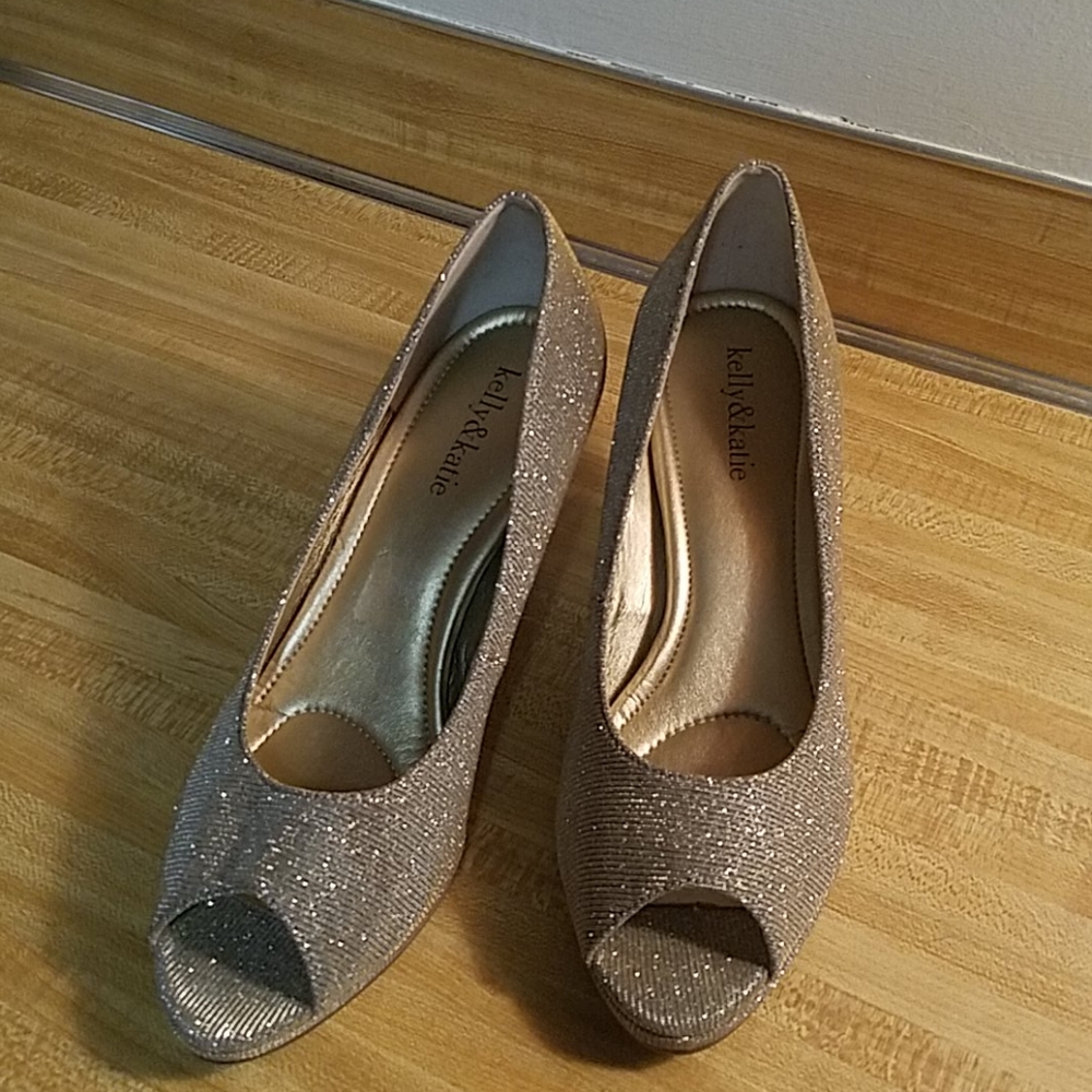 Kelly and Katie Silver Glittery Pump Heels